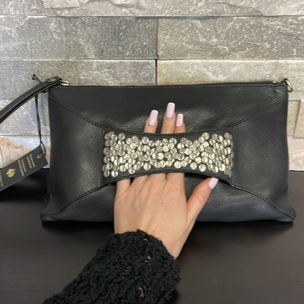🛍️ Celine Dion Women's Cadence Crossbody Leather Clutch - Picture 7 of 12